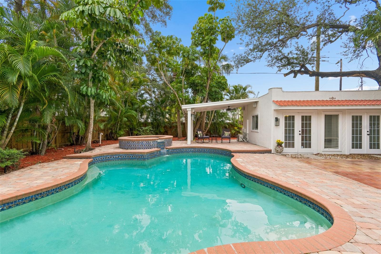 2434 W PROSPECT RD, TAMPA, FL, 33629