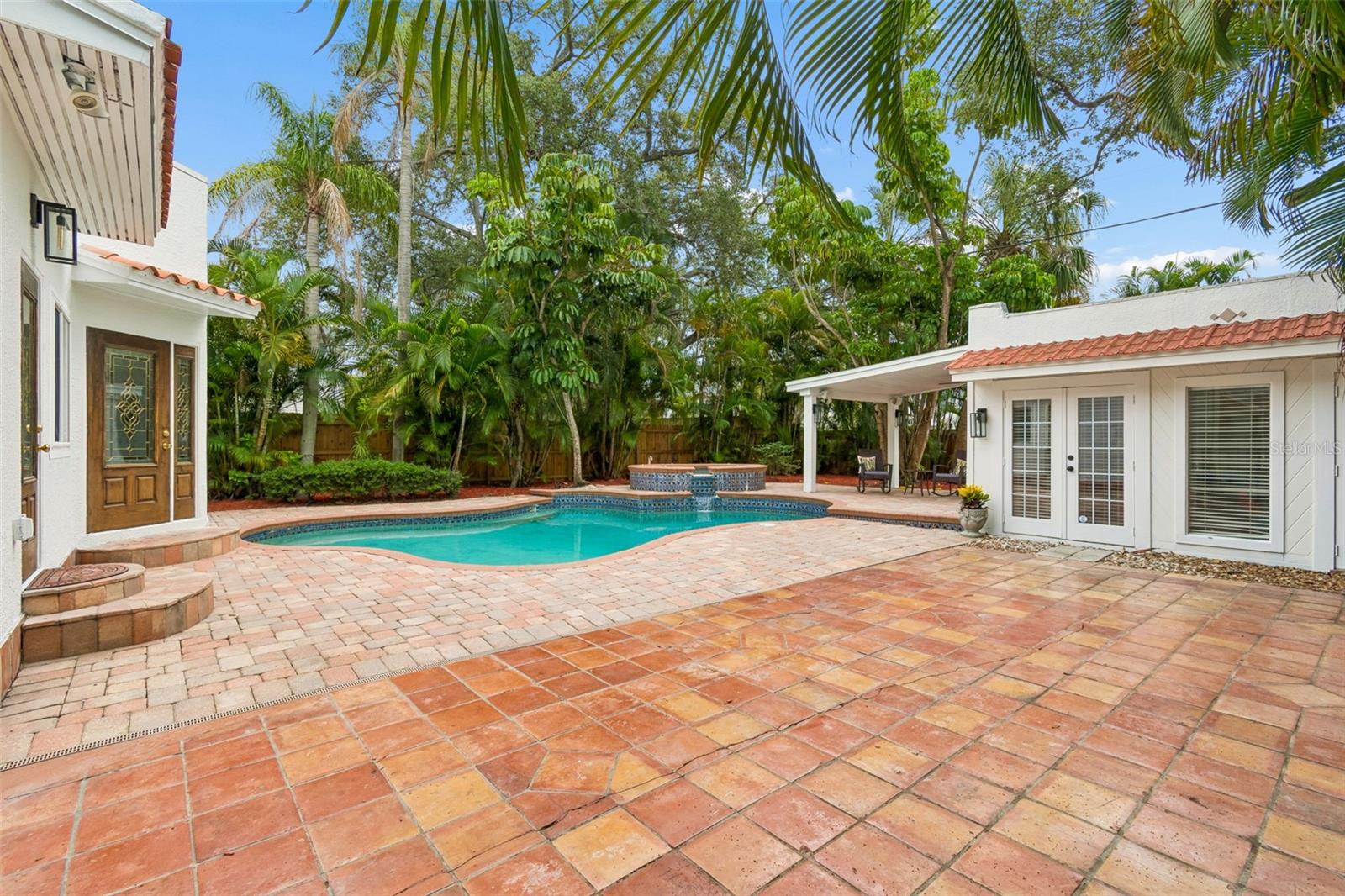 2434 W PROSPECT RD, TAMPA, FL, 33629