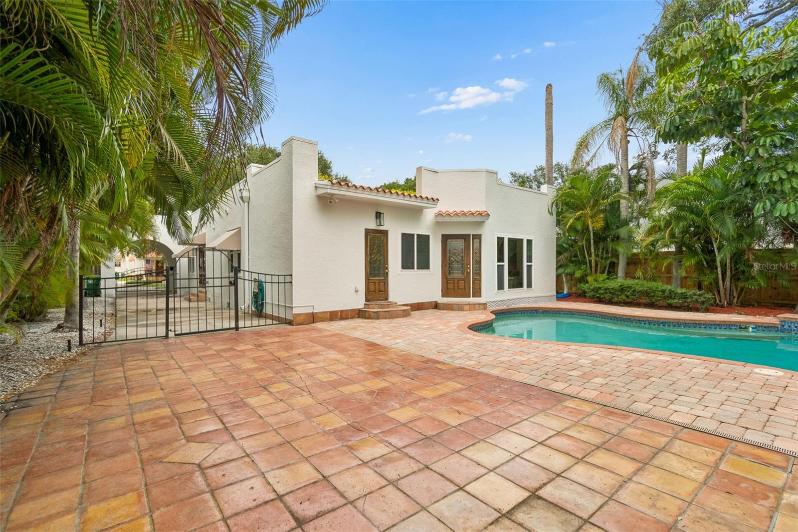 2434 W PROSPECT RD, TAMPA, FL, 33629