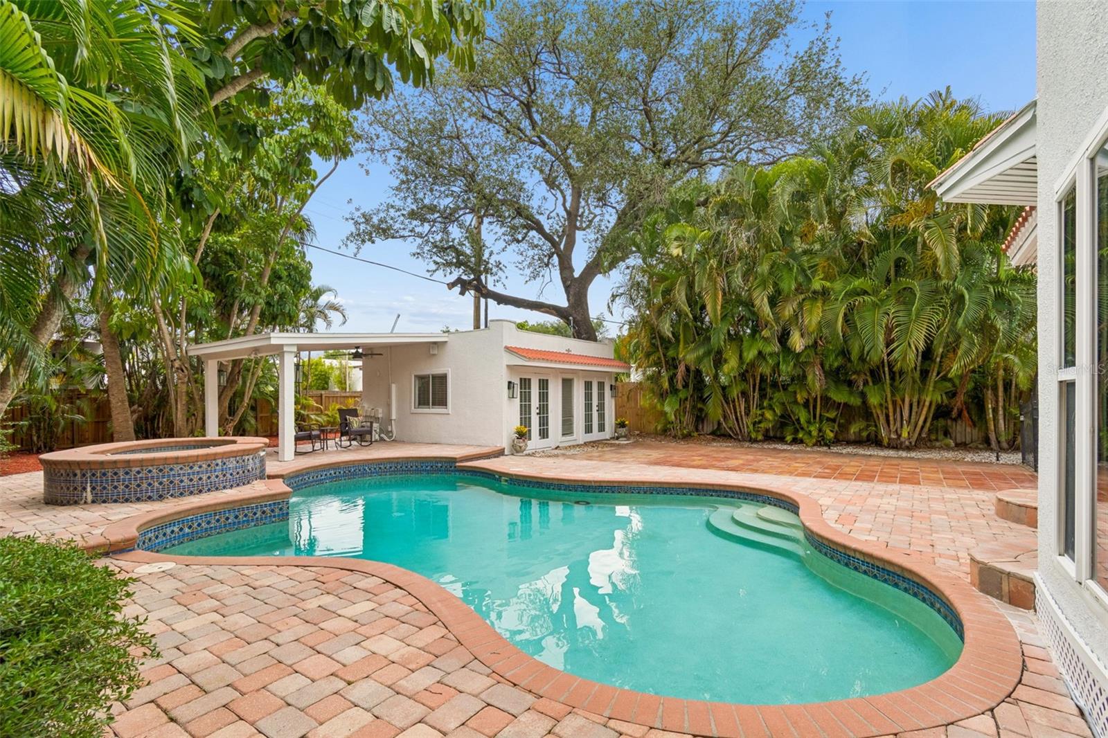 2434 W PROSPECT RD, TAMPA, FL, 33629