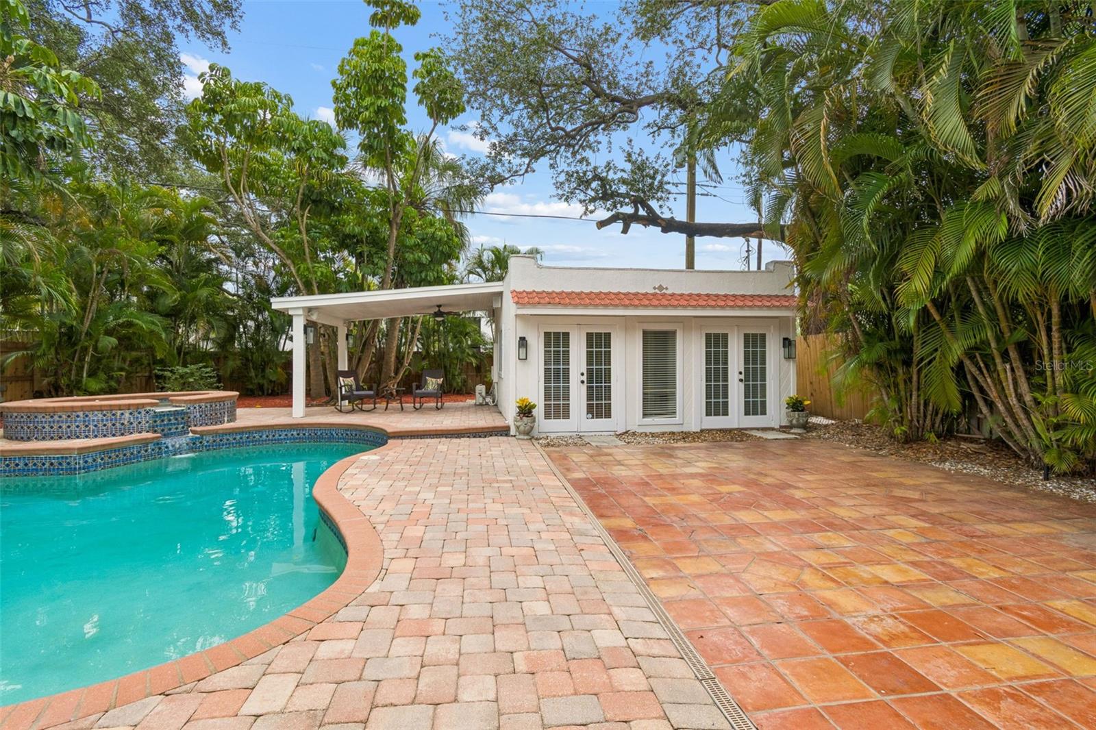 2434 W PROSPECT RD, TAMPA, FL, 33629