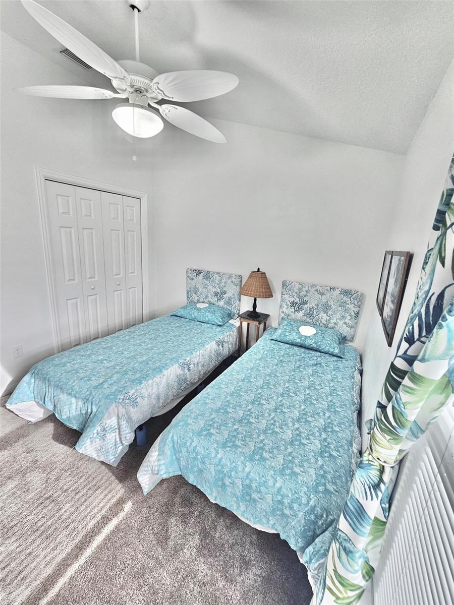 703 ROYAL PALM AVE, LADY LAKE, FL, 32159