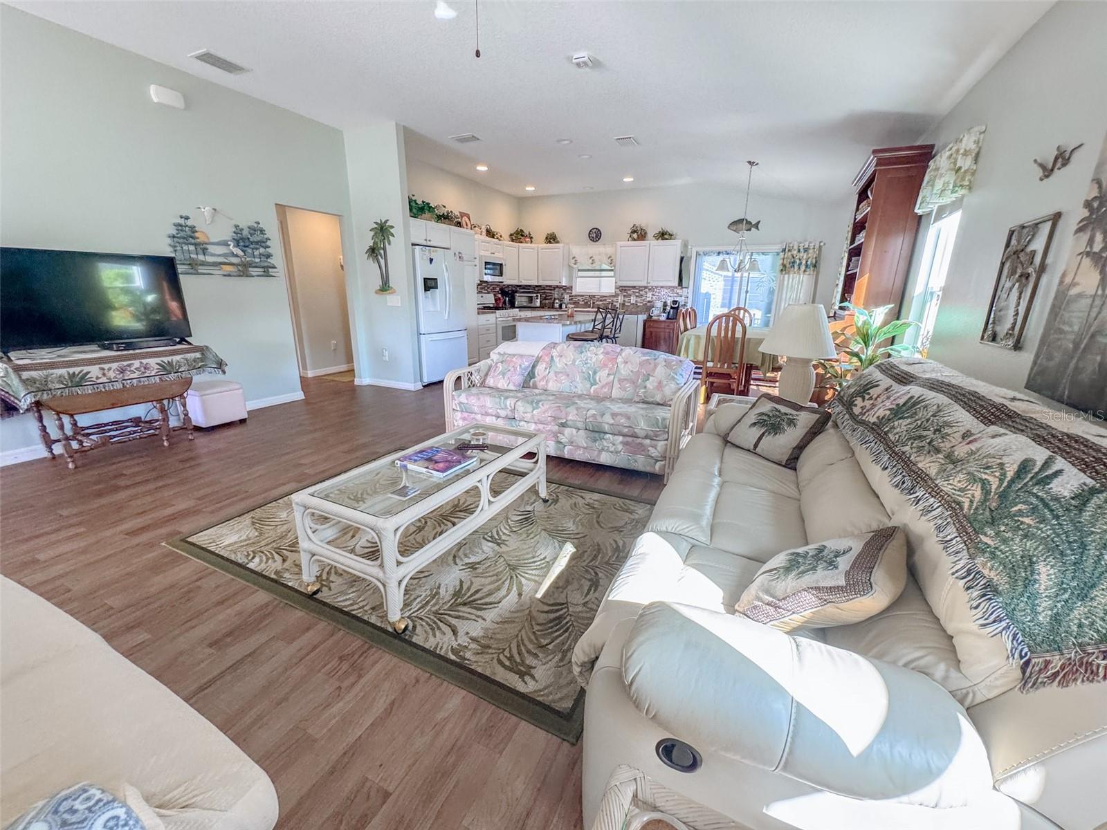 703 ROYAL PALM AVE, LADY LAKE, FL, 32159