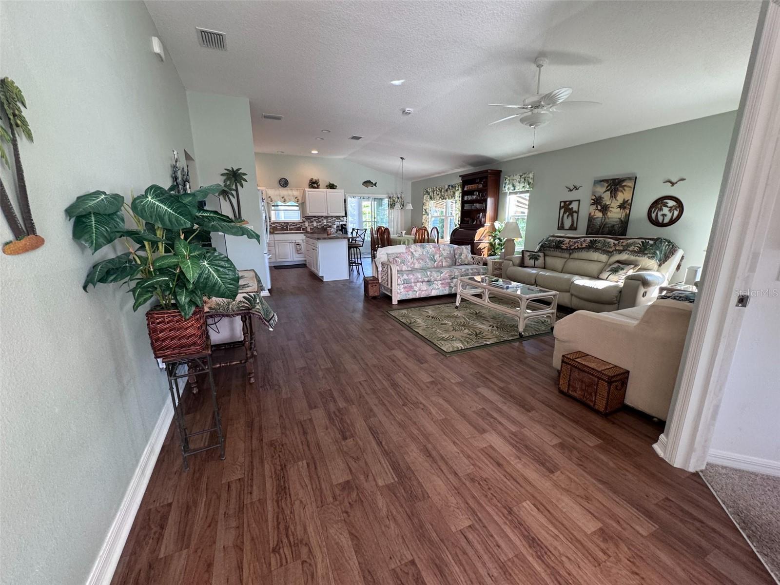 703 ROYAL PALM AVE, LADY LAKE, FL, 32159