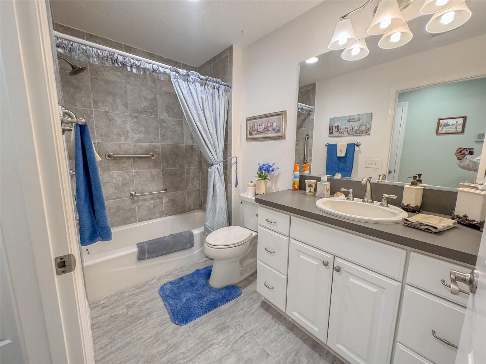 703 ROYAL PALM AVE, LADY LAKE, FL, 32159