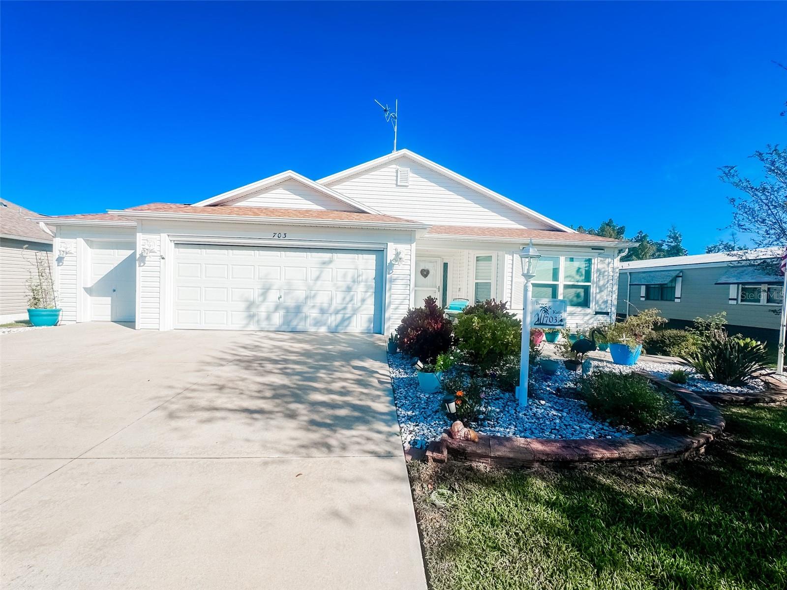 703 ROYAL PALM AVE, LADY LAKE, FL, 32159