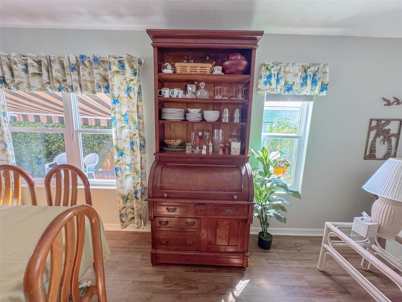 703 ROYAL PALM AVE, LADY LAKE, FL, 32159