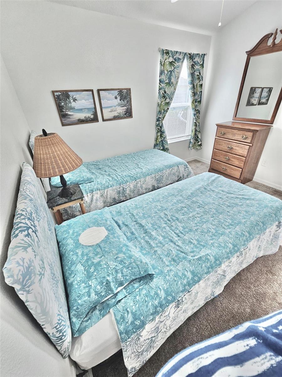 703 ROYAL PALM AVE, LADY LAKE, FL, 32159