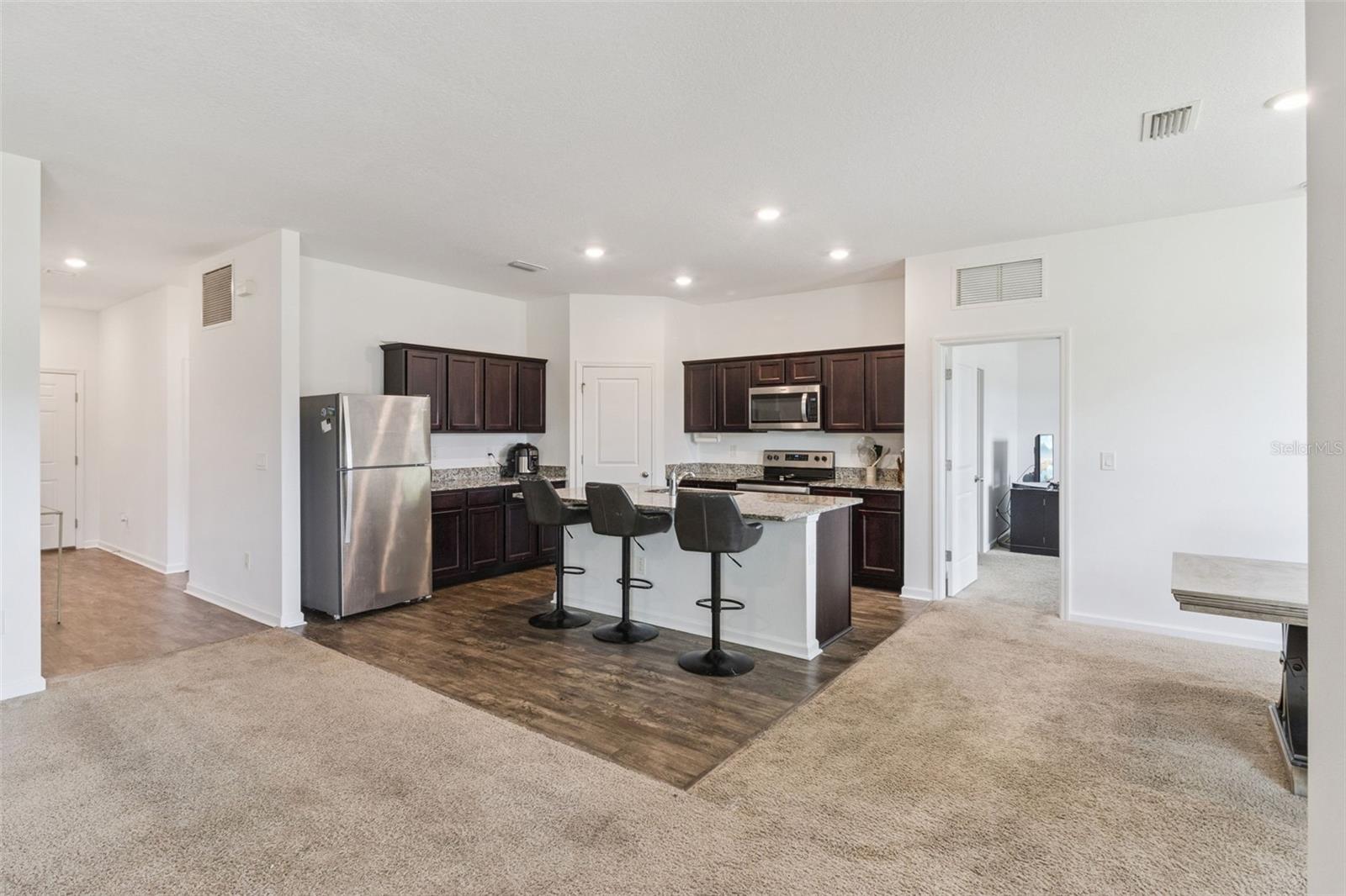 903 SHIMMERING OAKS LN, SEFFNER, FL, 33584