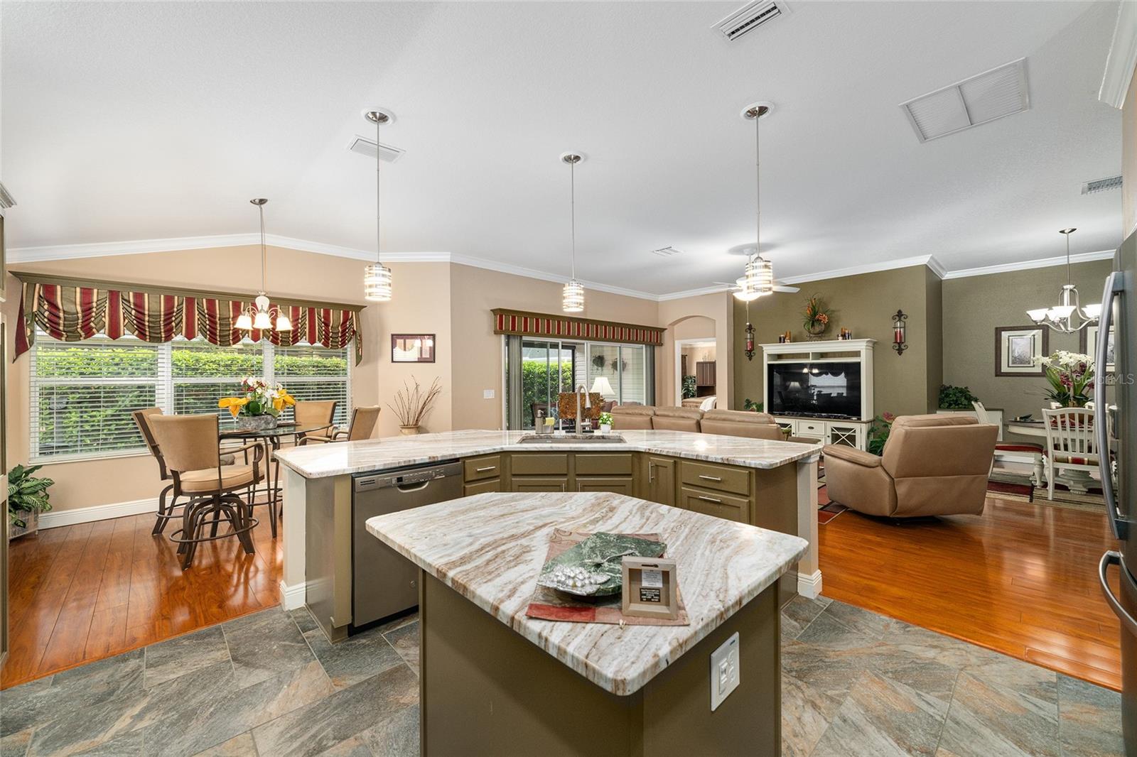 387 HARLOW LN, THE VILLAGES, FL, 32163