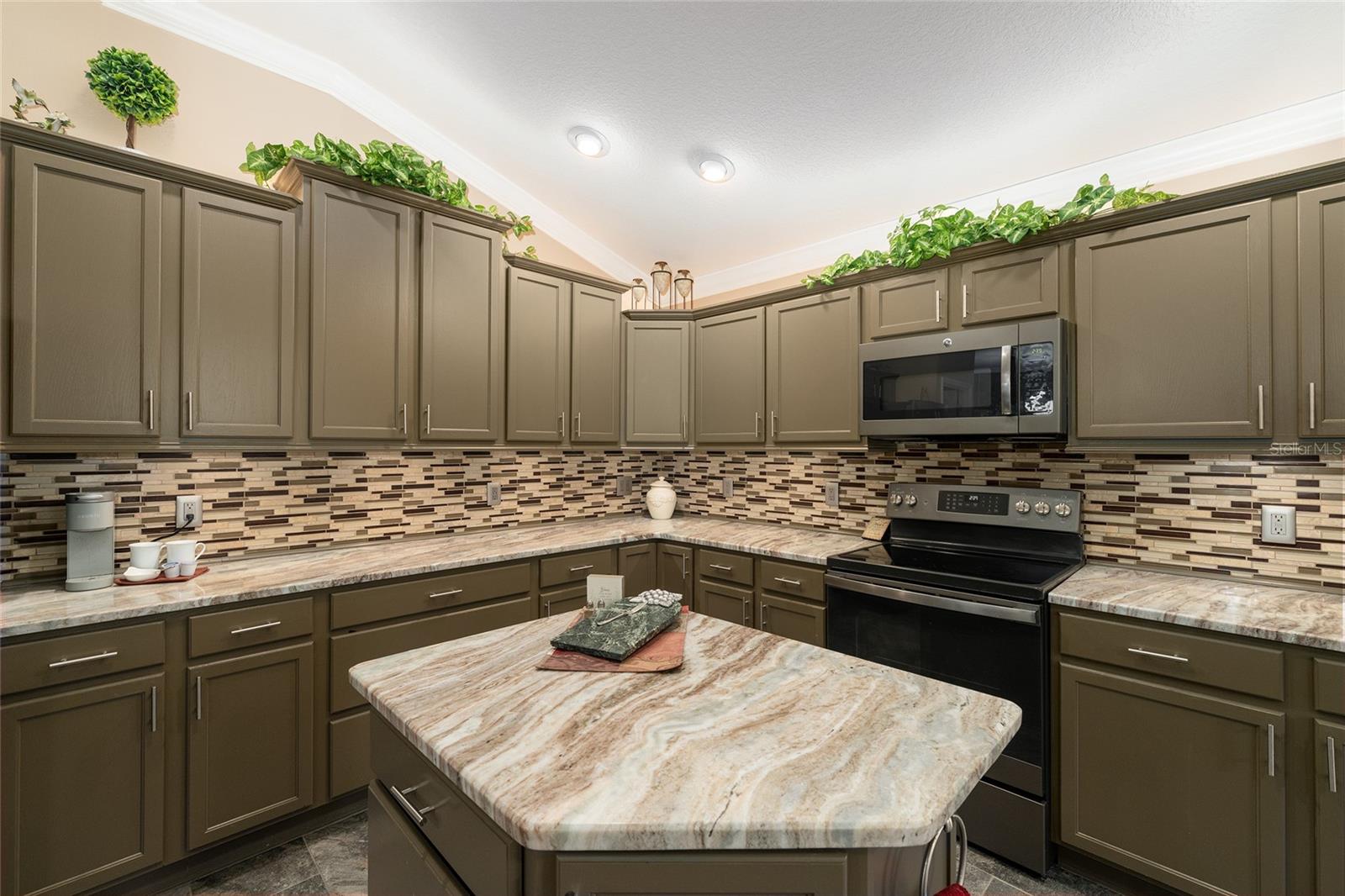 387 HARLOW LN, THE VILLAGES, FL, 32163