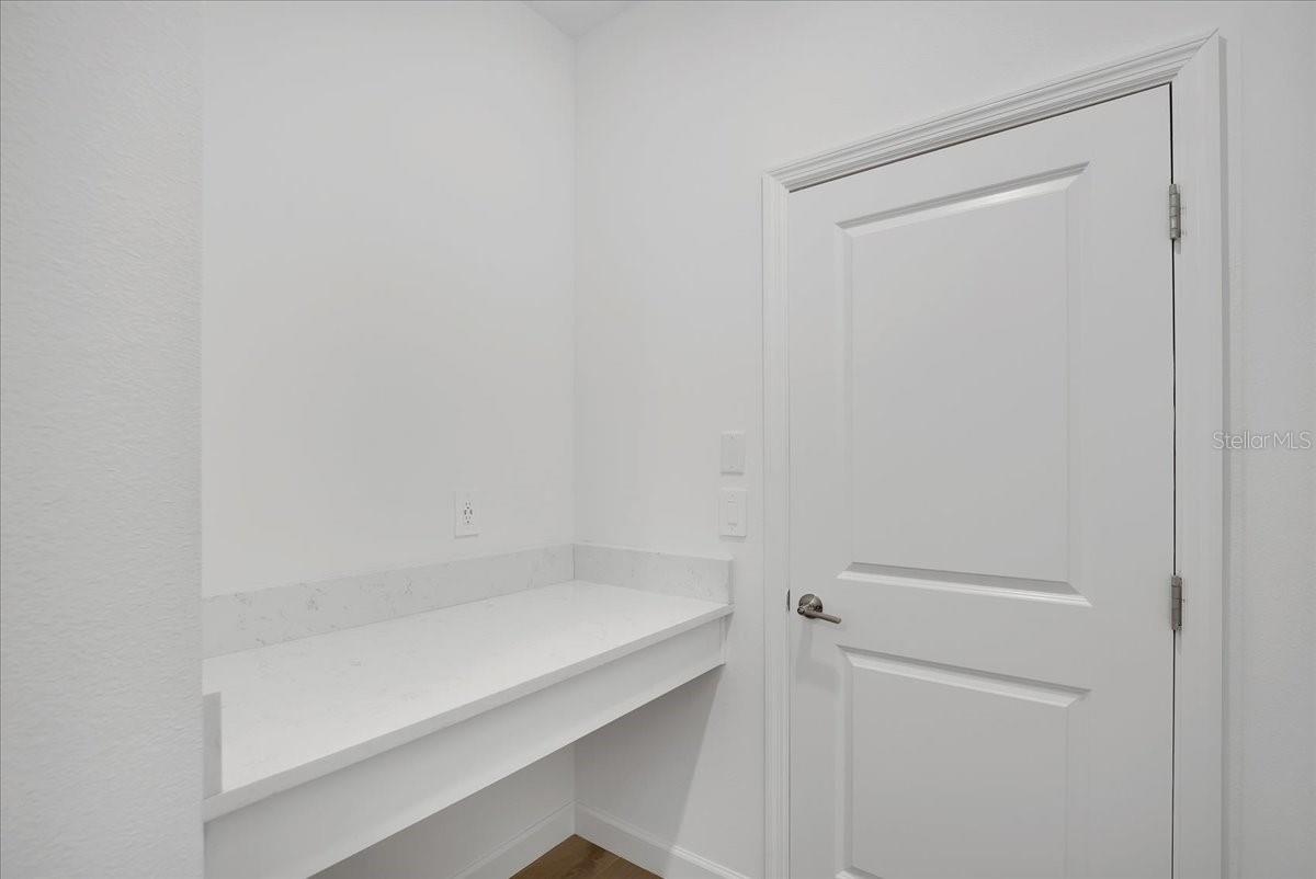 17410 HOLLY WELL AVE, WIMAUMA, FL, 33598