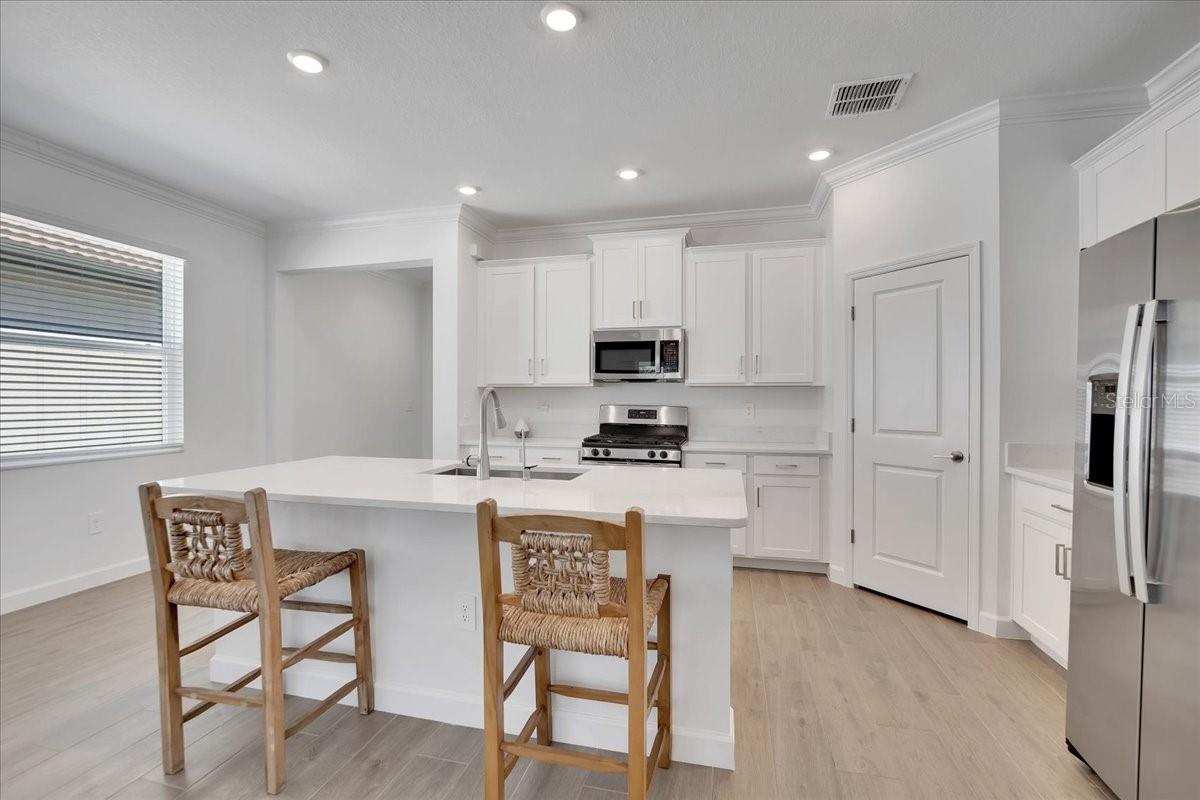17410 HOLLY WELL AVE, WIMAUMA, FL, 33598