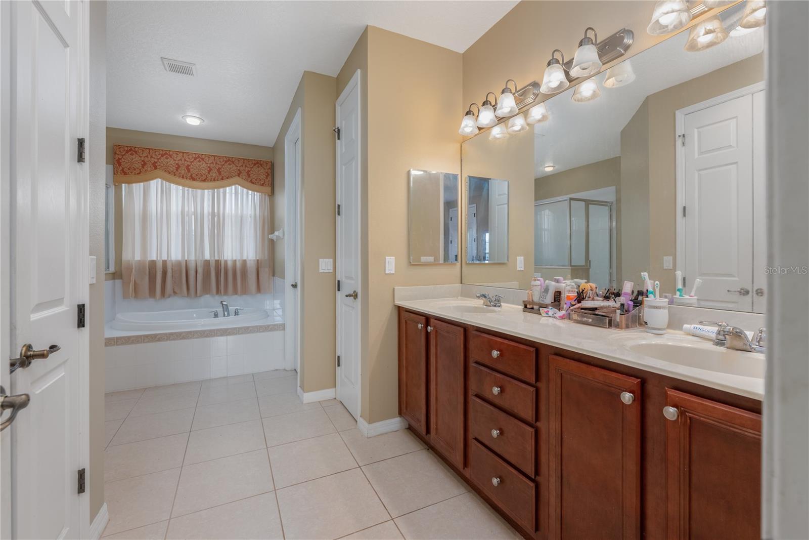 401 SPLIT OAK CT, EUSTIS, FL, 32736
