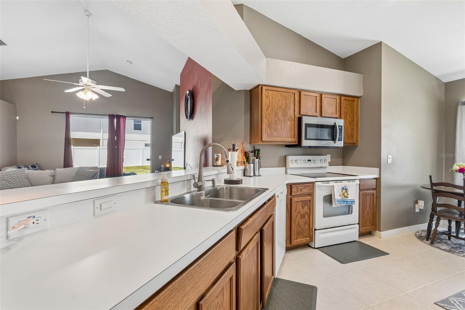 3318 CLOVER BLOSSOM CIR, LAND O LAKES, FL, 34638