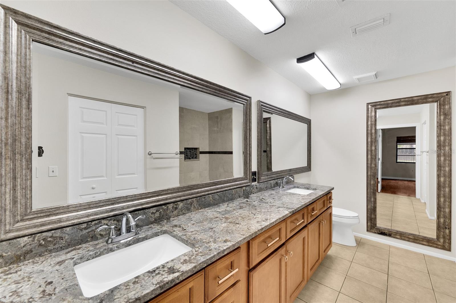 5015 BARRINGTON CIR #201, SARASOTA, FL, 34234