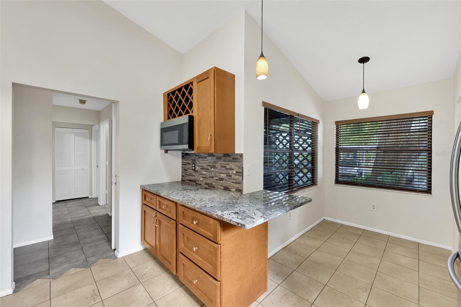 5015 BARRINGTON CIR #201, SARASOTA, FL, 34234