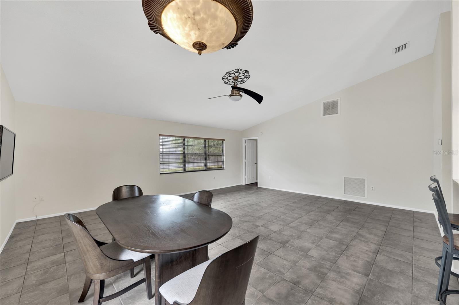 5015 BARRINGTON CIR #201, SARASOTA, FL, 34234