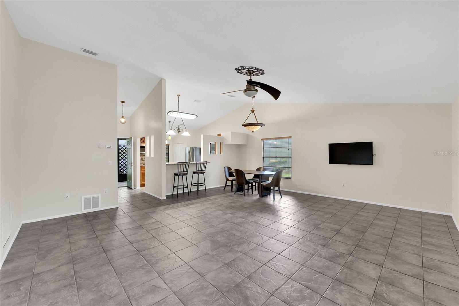5015 BARRINGTON CIR #201, SARASOTA, FL, 34234