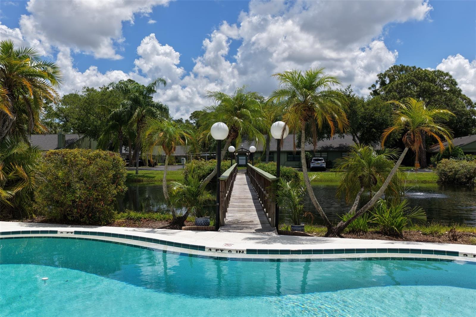 5015 BARRINGTON CIR #201, SARASOTA, FL, 34234