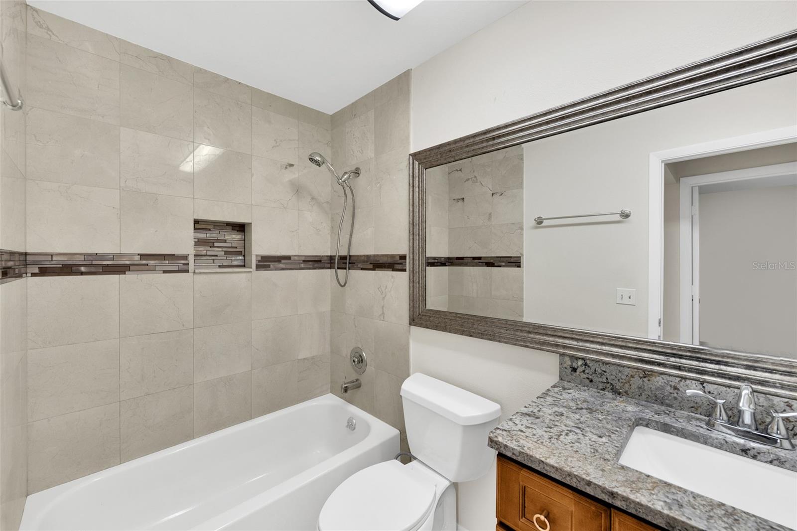 5015 BARRINGTON CIR #201, SARASOTA, FL, 34234