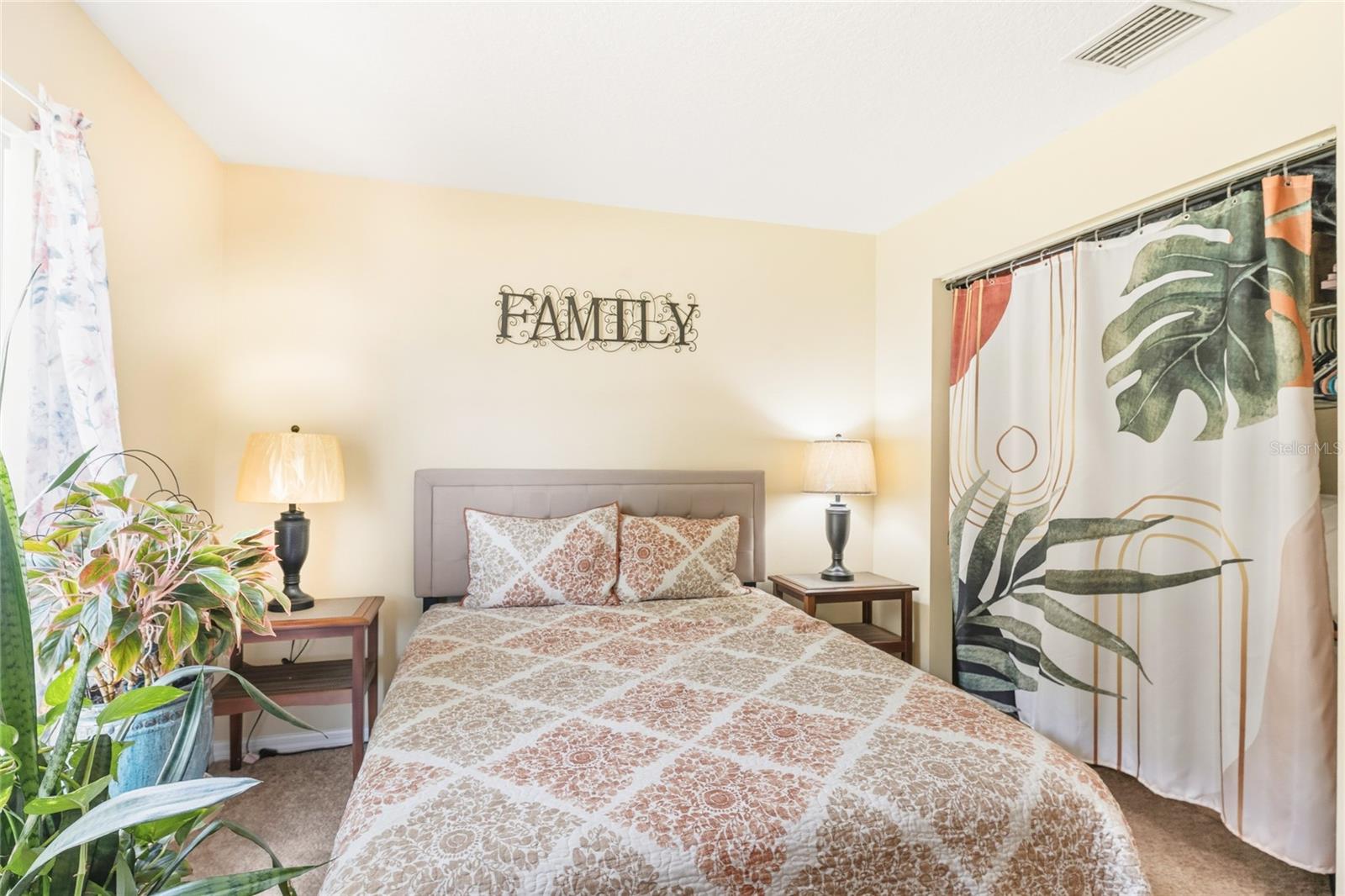 33 ROYAL LEAF LN, PALM COAST, FL, 32164