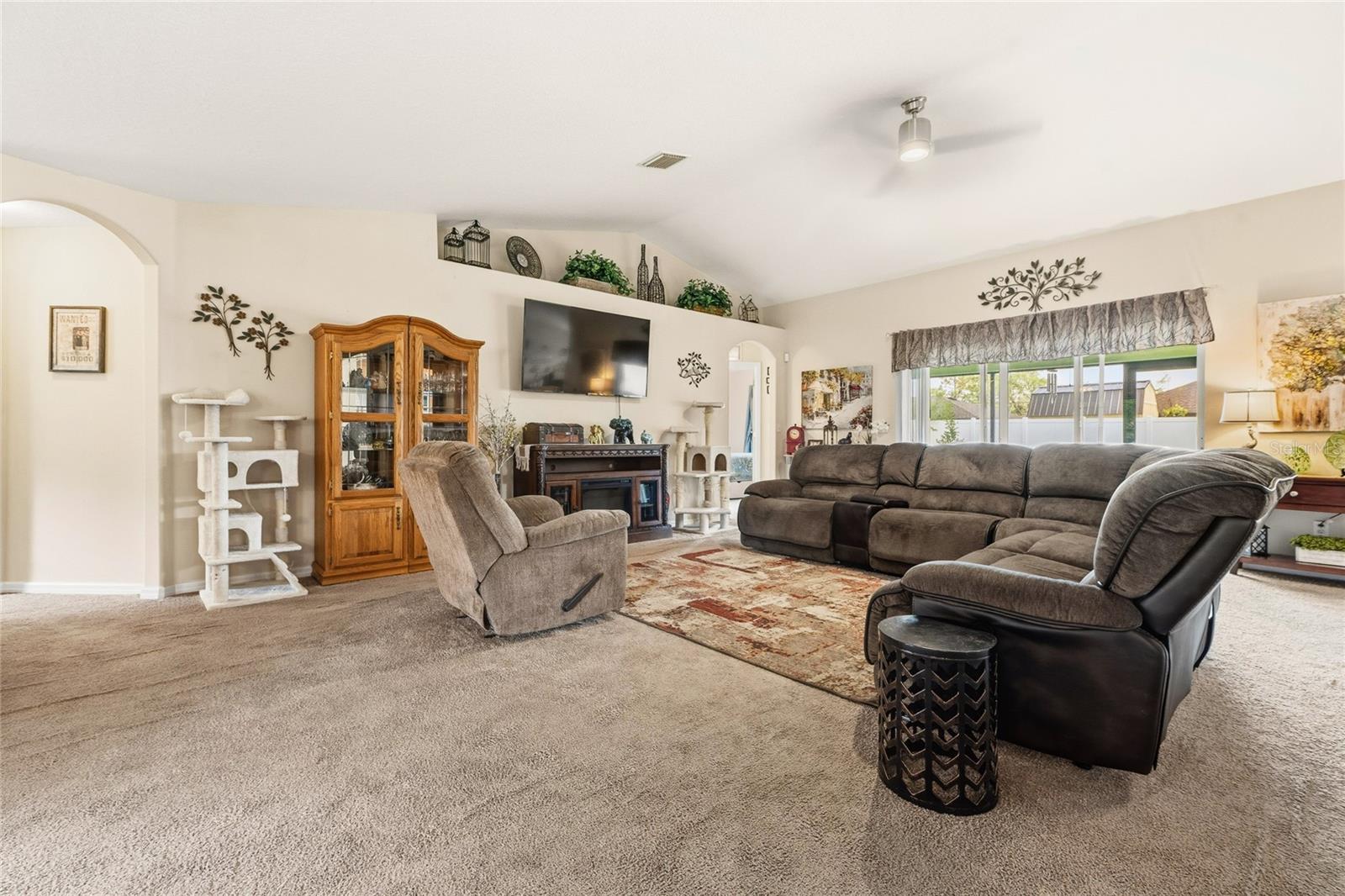 33 ROYAL LEAF LN, PALM COAST, FL, 32164