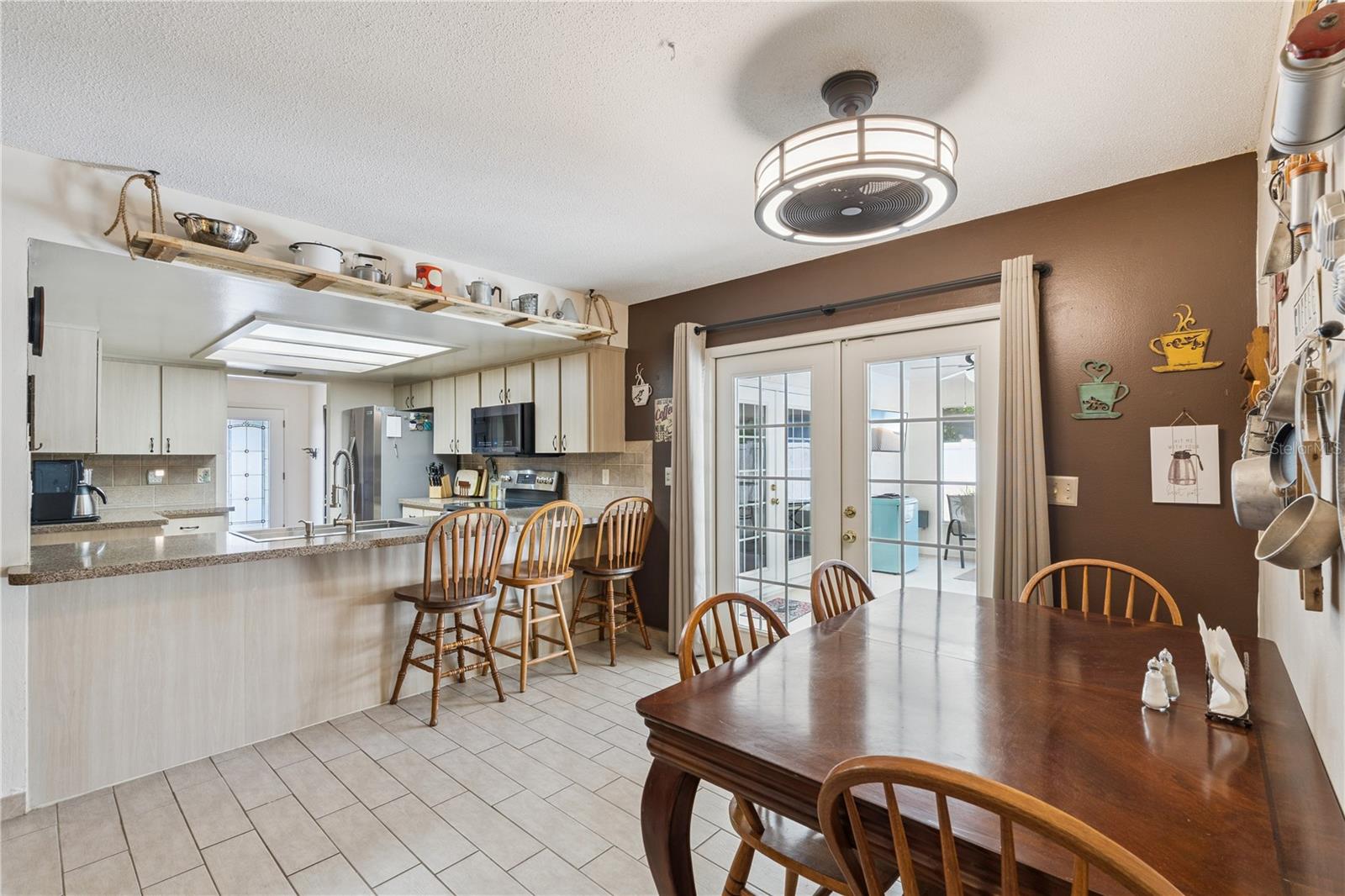 380 E LAKE ST, UMATILLA, FL, 32784