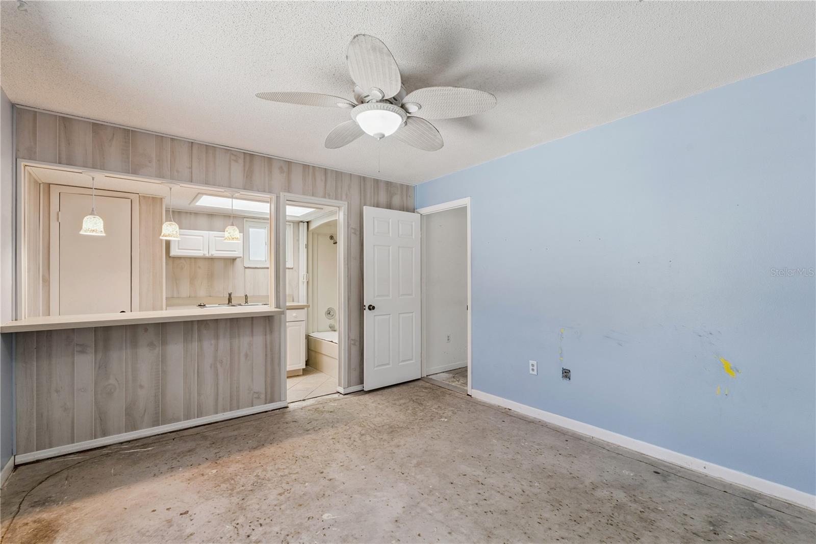 380 E LAKE ST, UMATILLA, FL, 32784