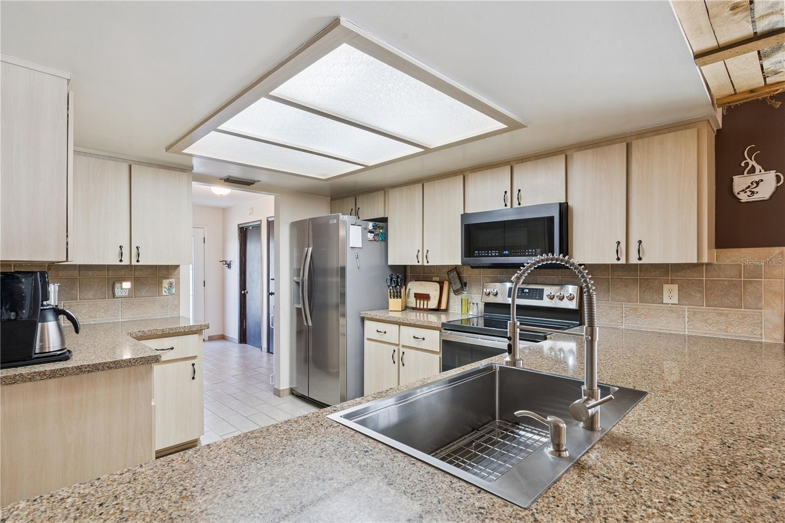380 E LAKE ST, UMATILLA, FL, 32784