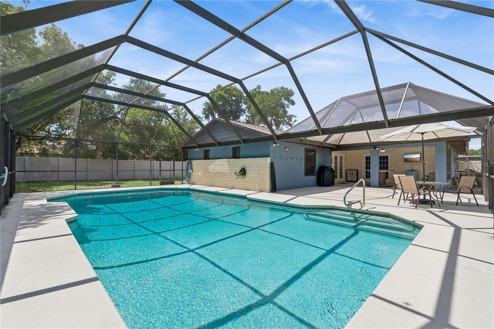 380 E LAKE ST, UMATILLA, FL, 32784