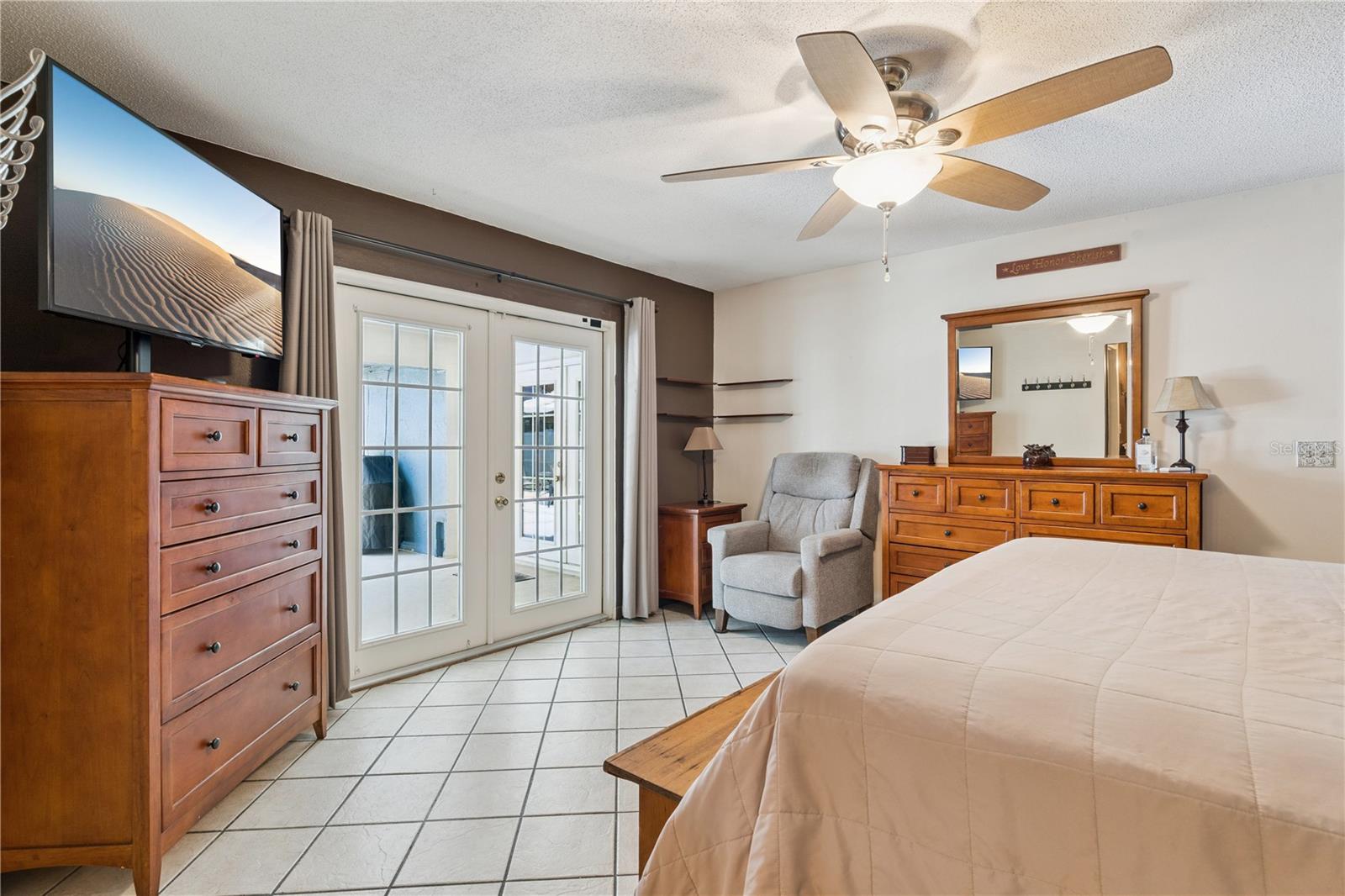 380 E LAKE ST, UMATILLA, FL, 32784