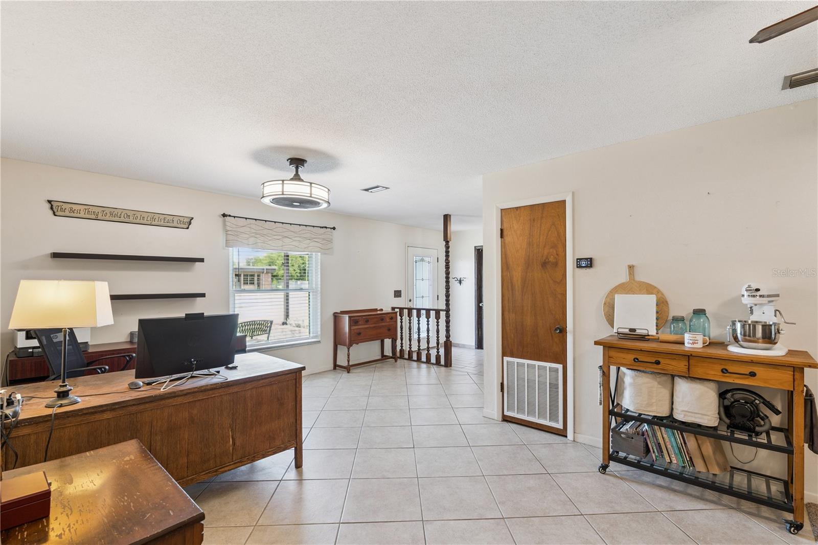 380 E LAKE ST, UMATILLA, FL, 32784
