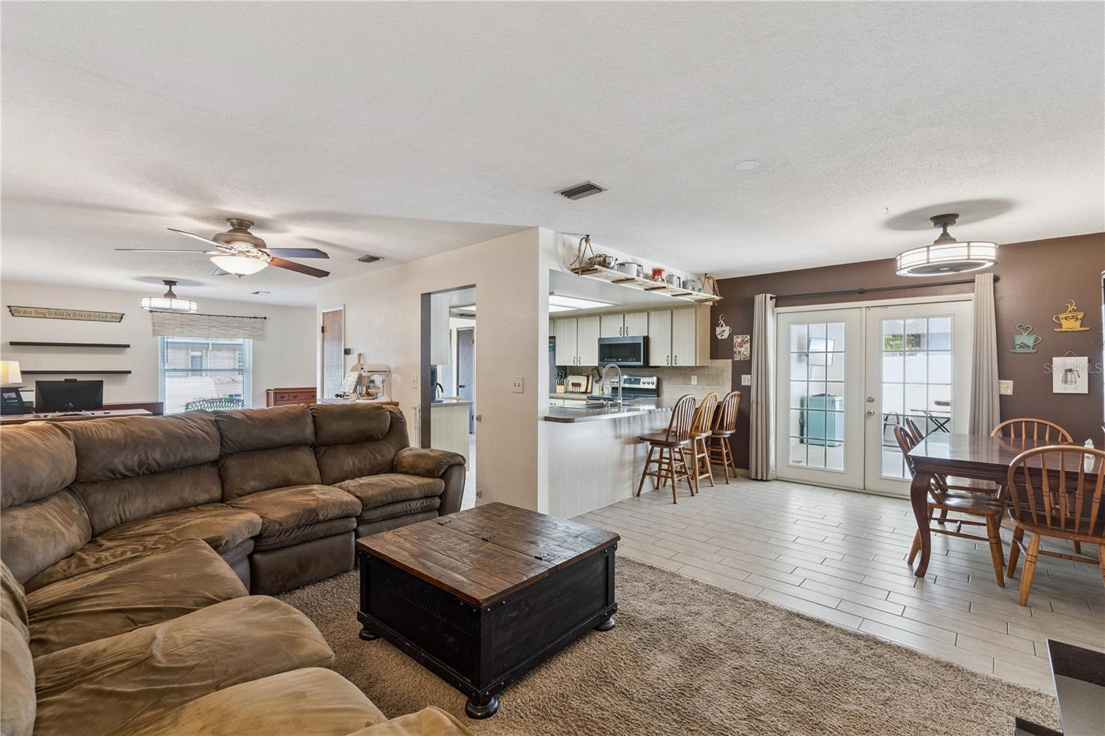 380 E LAKE ST, UMATILLA, FL, 32784