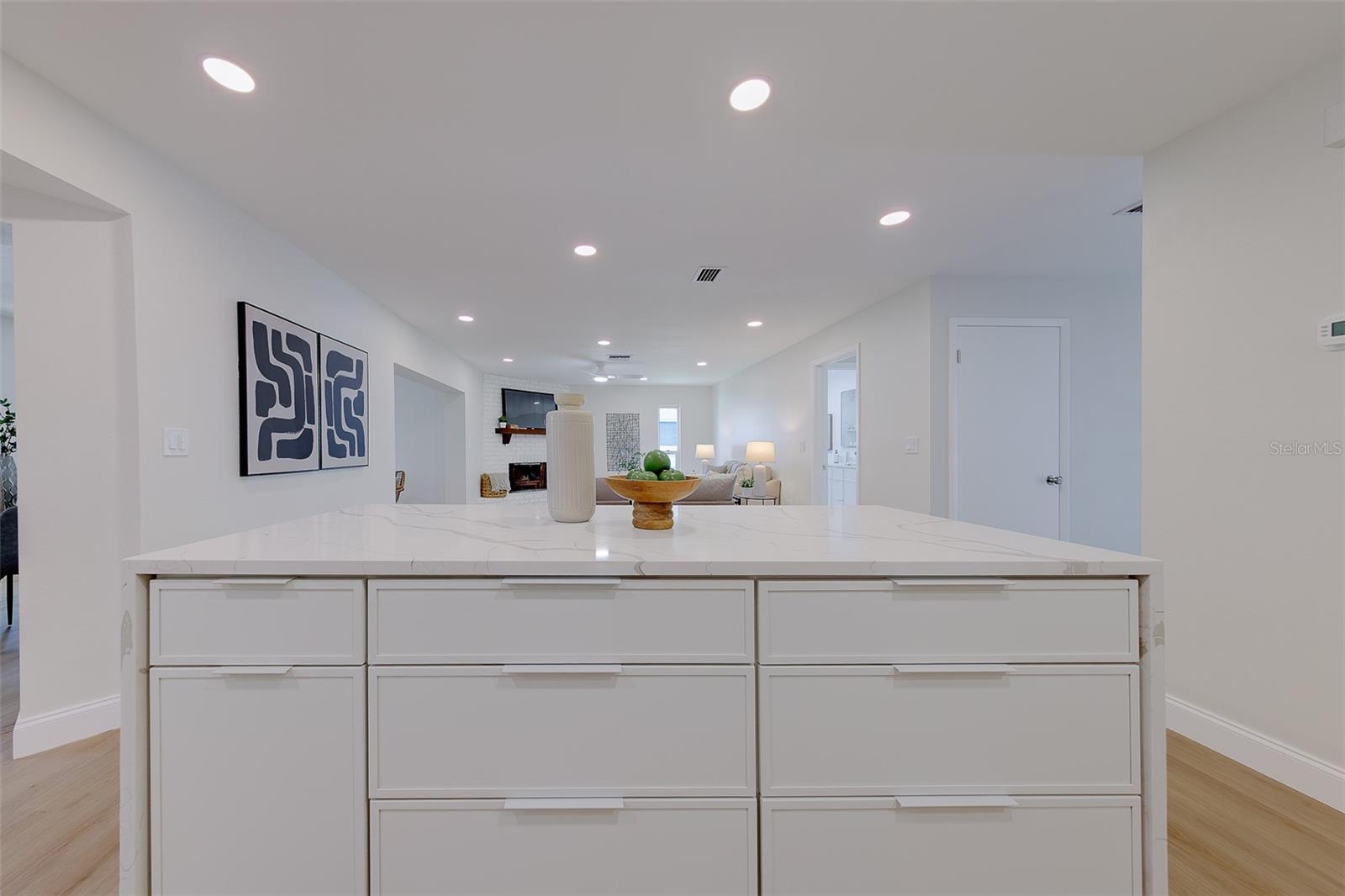 11818 69TH WAY, LARGO, FL, 33773