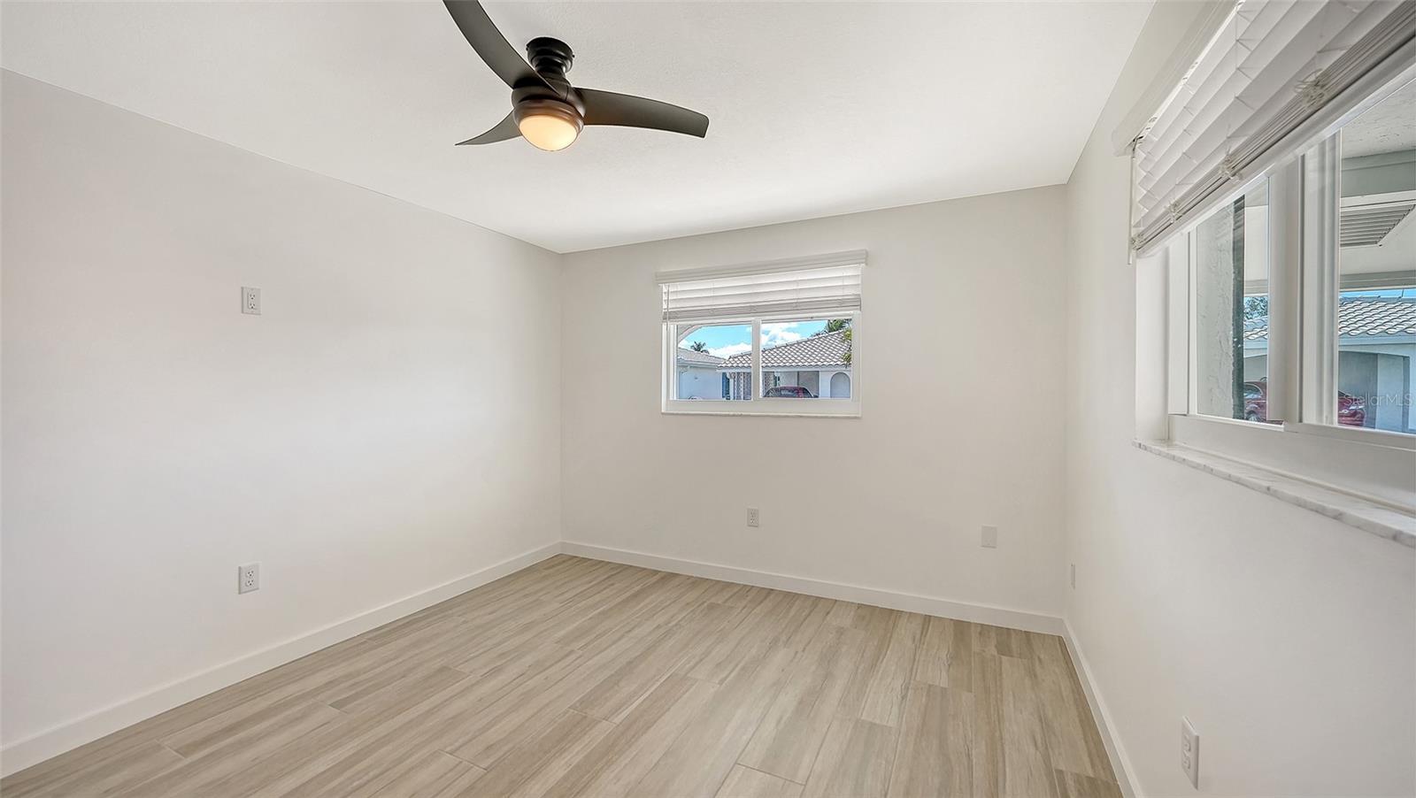 909 SPANISH DR N, LONGBOAT KEY, FL, 34228