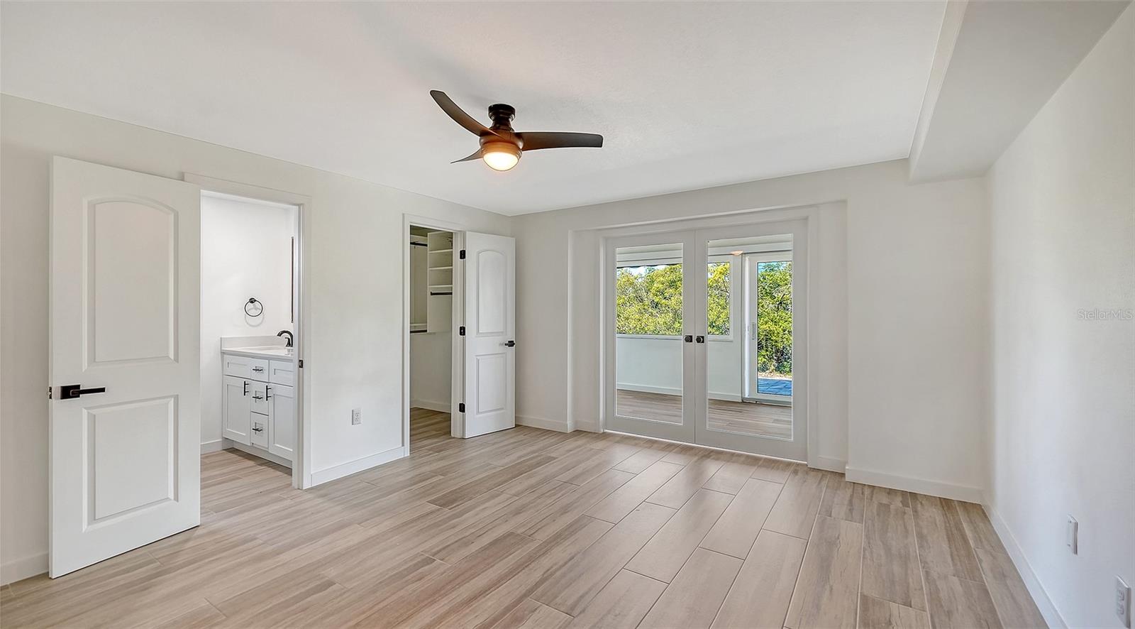 909 SPANISH DR N, LONGBOAT KEY, FL, 34228