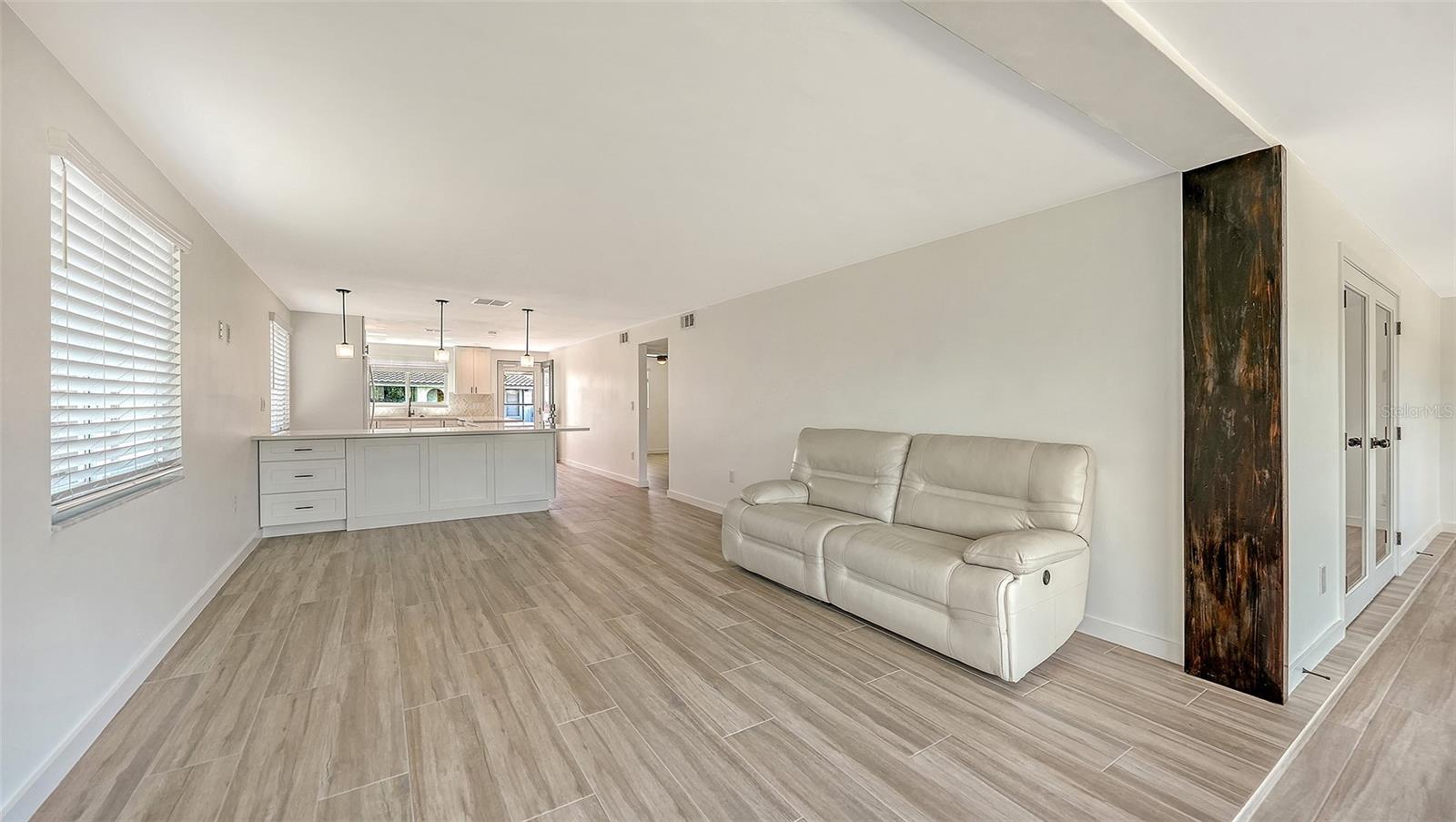909 SPANISH DR N, LONGBOAT KEY, FL, 34228