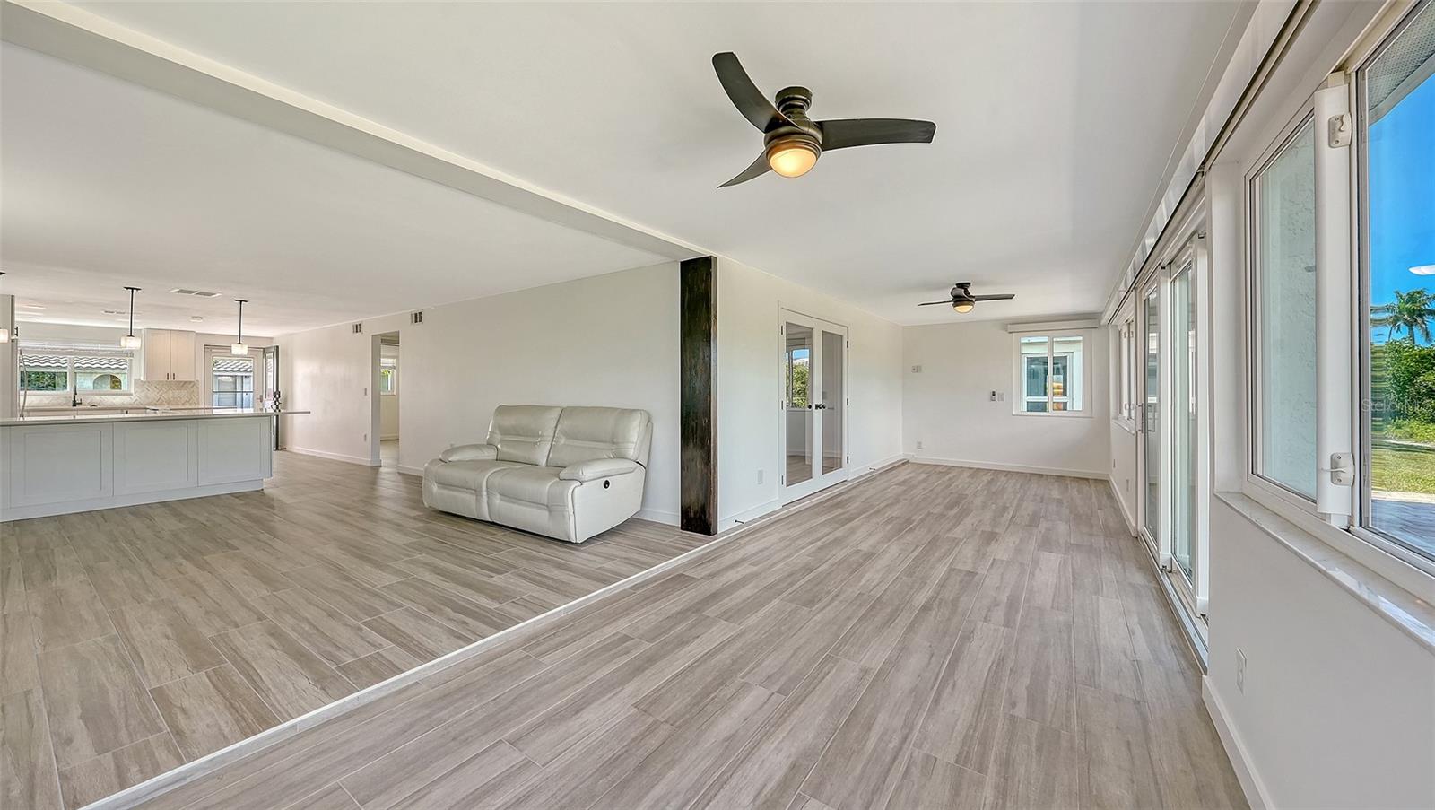 909 SPANISH DR N, LONGBOAT KEY, FL, 34228