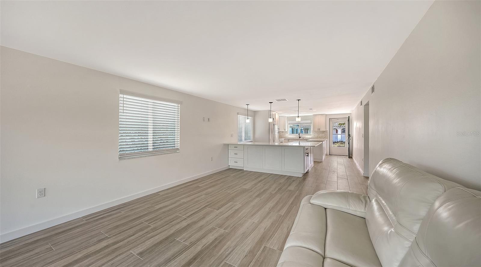 909 SPANISH DR N, LONGBOAT KEY, FL, 34228
