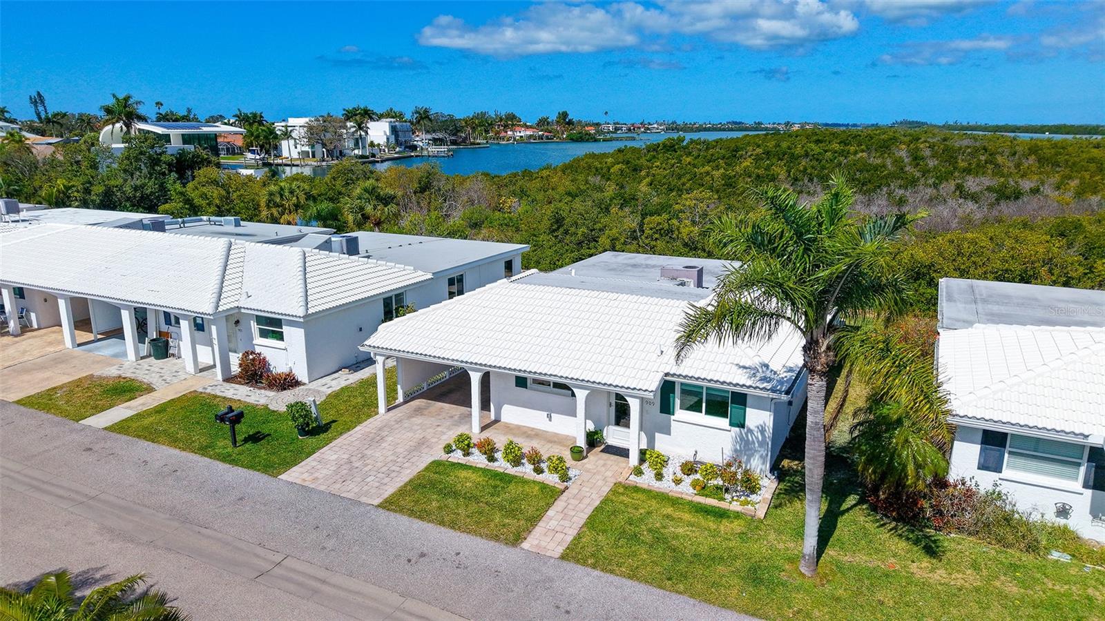 909 SPANISH DR N, LONGBOAT KEY, FL, 34228
