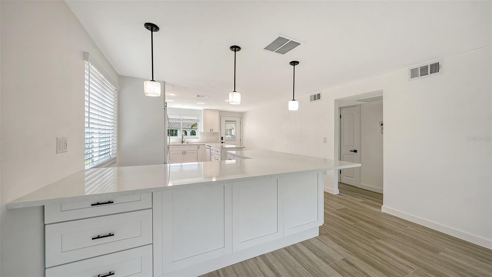 909 SPANISH DR N, LONGBOAT KEY, FL, 34228