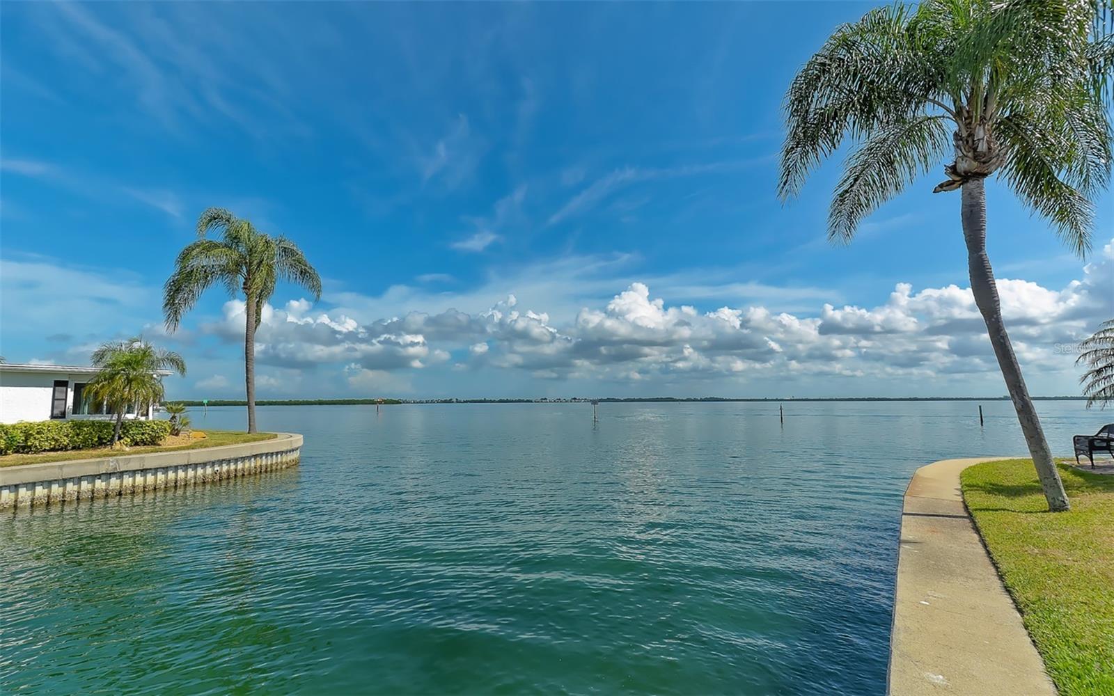 909 SPANISH DR N, LONGBOAT KEY, FL, 34228