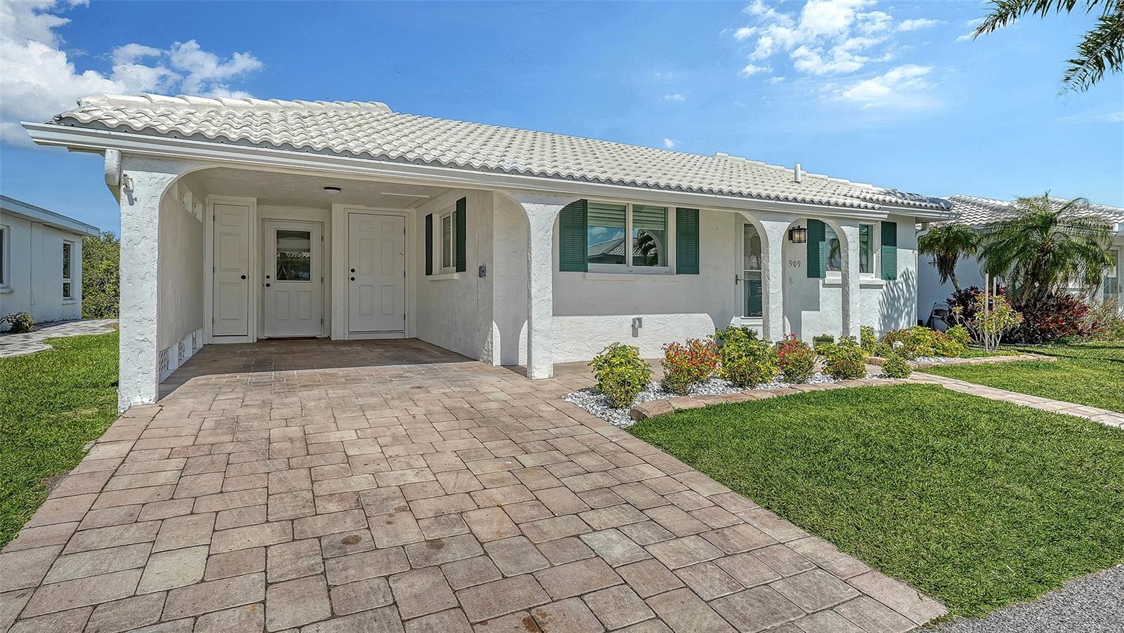 909 SPANISH DR N, LONGBOAT KEY, FL, 34228