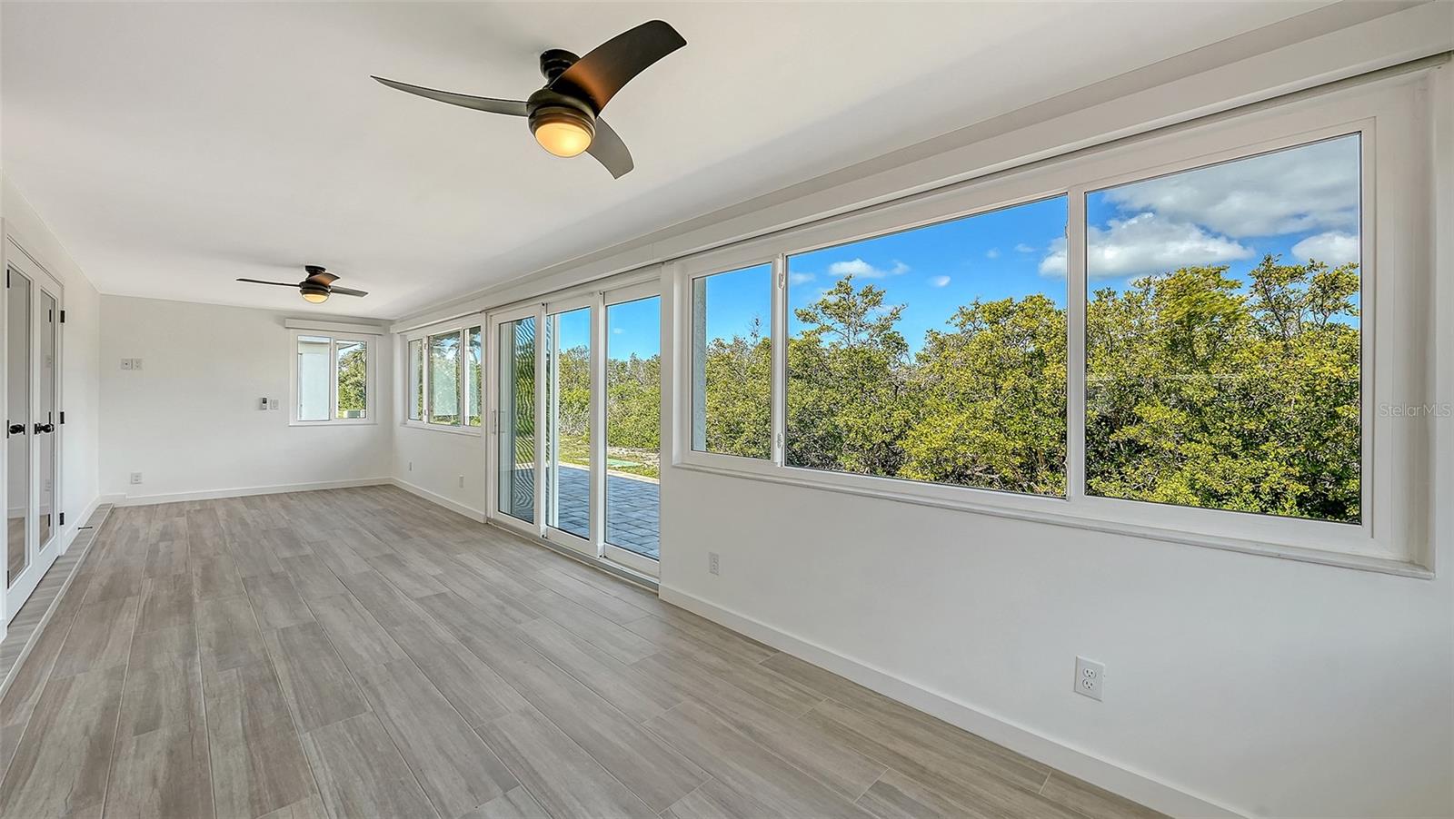 909 SPANISH DR N, LONGBOAT KEY, FL, 34228