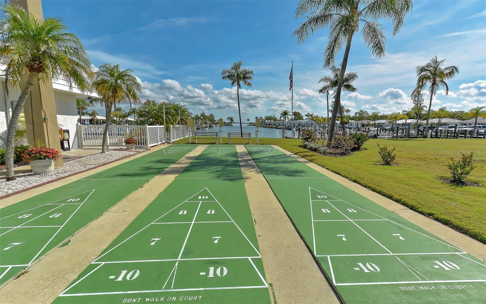 909 SPANISH DR N, LONGBOAT KEY, FL, 34228