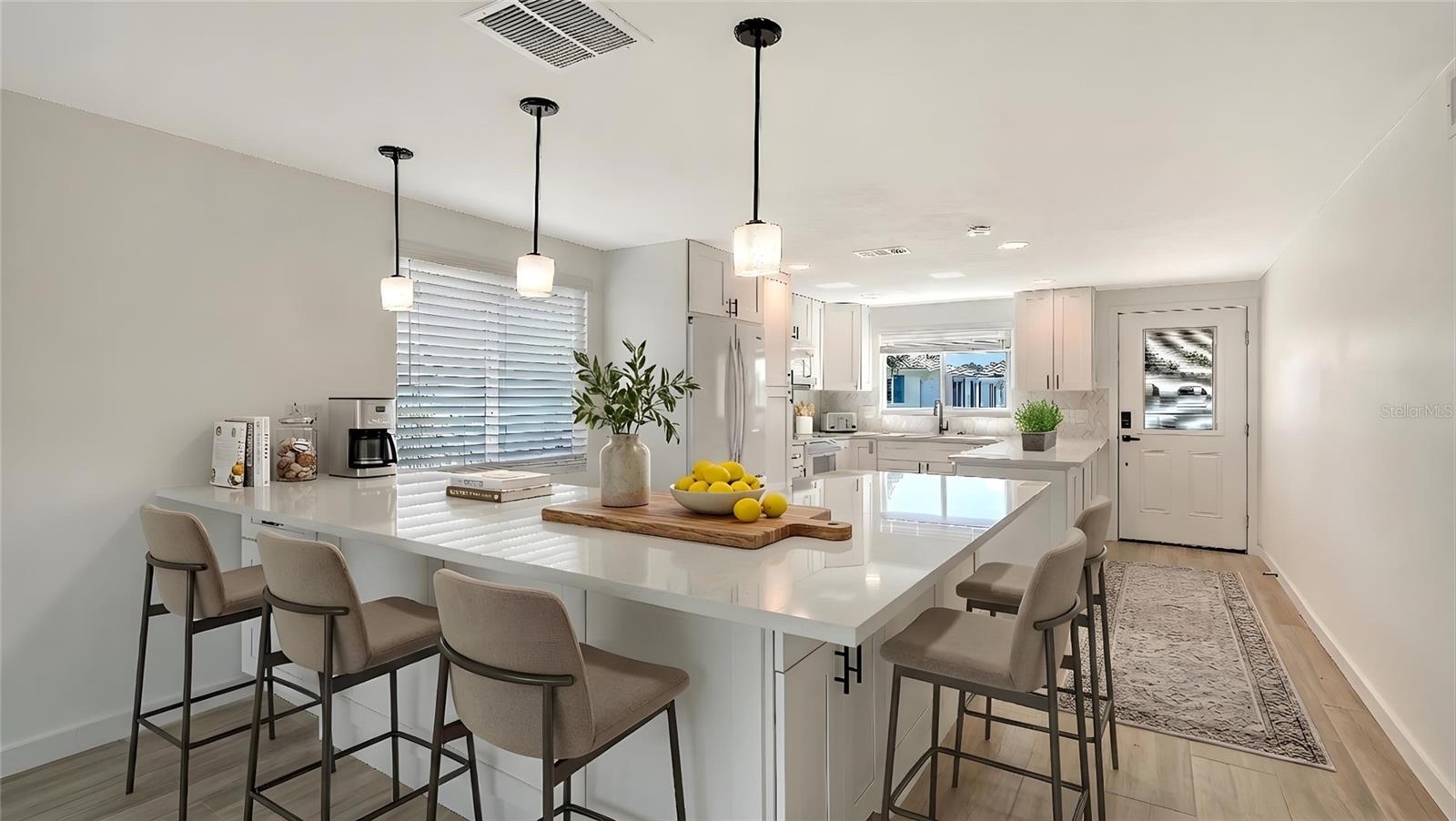 909 SPANISH DR N, LONGBOAT KEY, FL, 34228