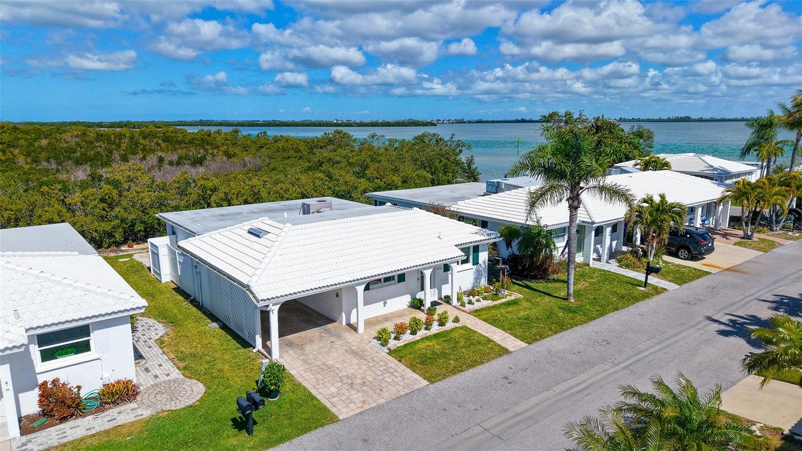 909 SPANISH DR N, LONGBOAT KEY, FL, 34228