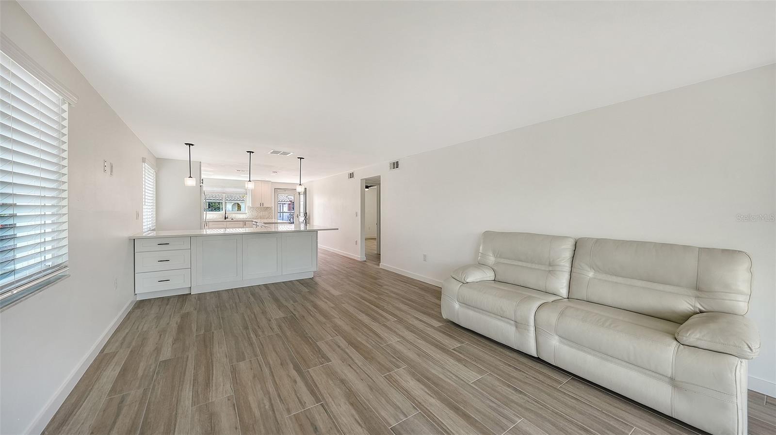 909 SPANISH DR N, LONGBOAT KEY, FL, 34228
