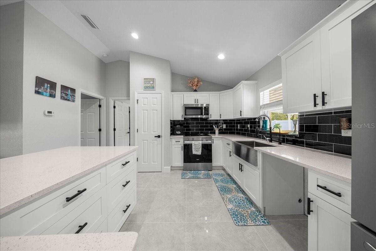 17 HOLLY RD, OCALA, FL, 34472